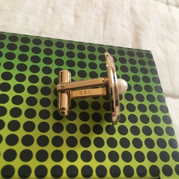 Hickok Designer Cuff Link and Tie Tac Pearl Set - Picture 8 of 9